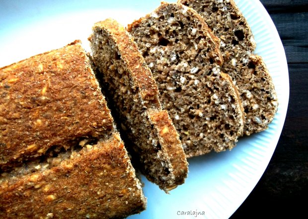 Fotografia przedstawiająca skandynawski chleb żytni