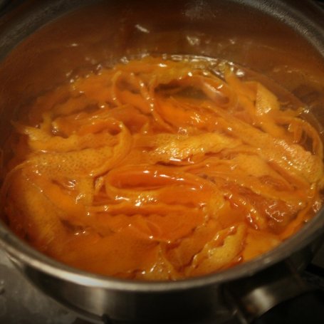 Krok 3 - Skórka pomarańczowa kandyzowana z aromatem goździkowym foto