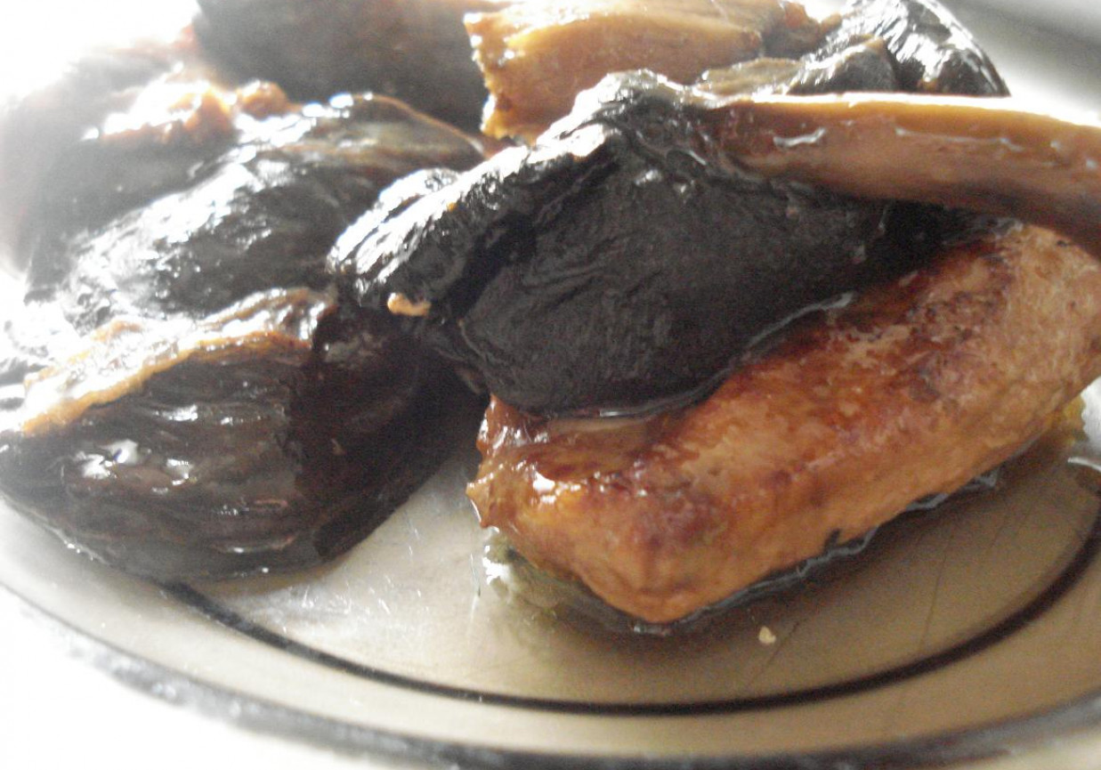 Skrzydełka pod grzybami foto