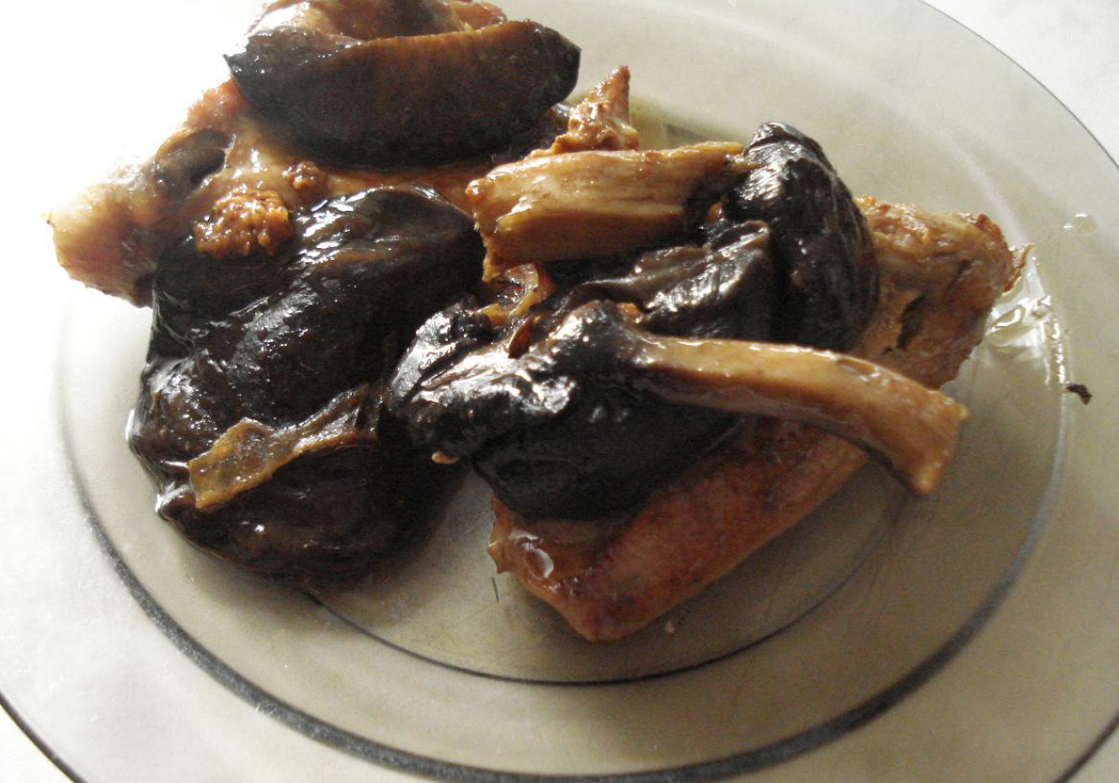 Skrzydełka pod grzybami foto