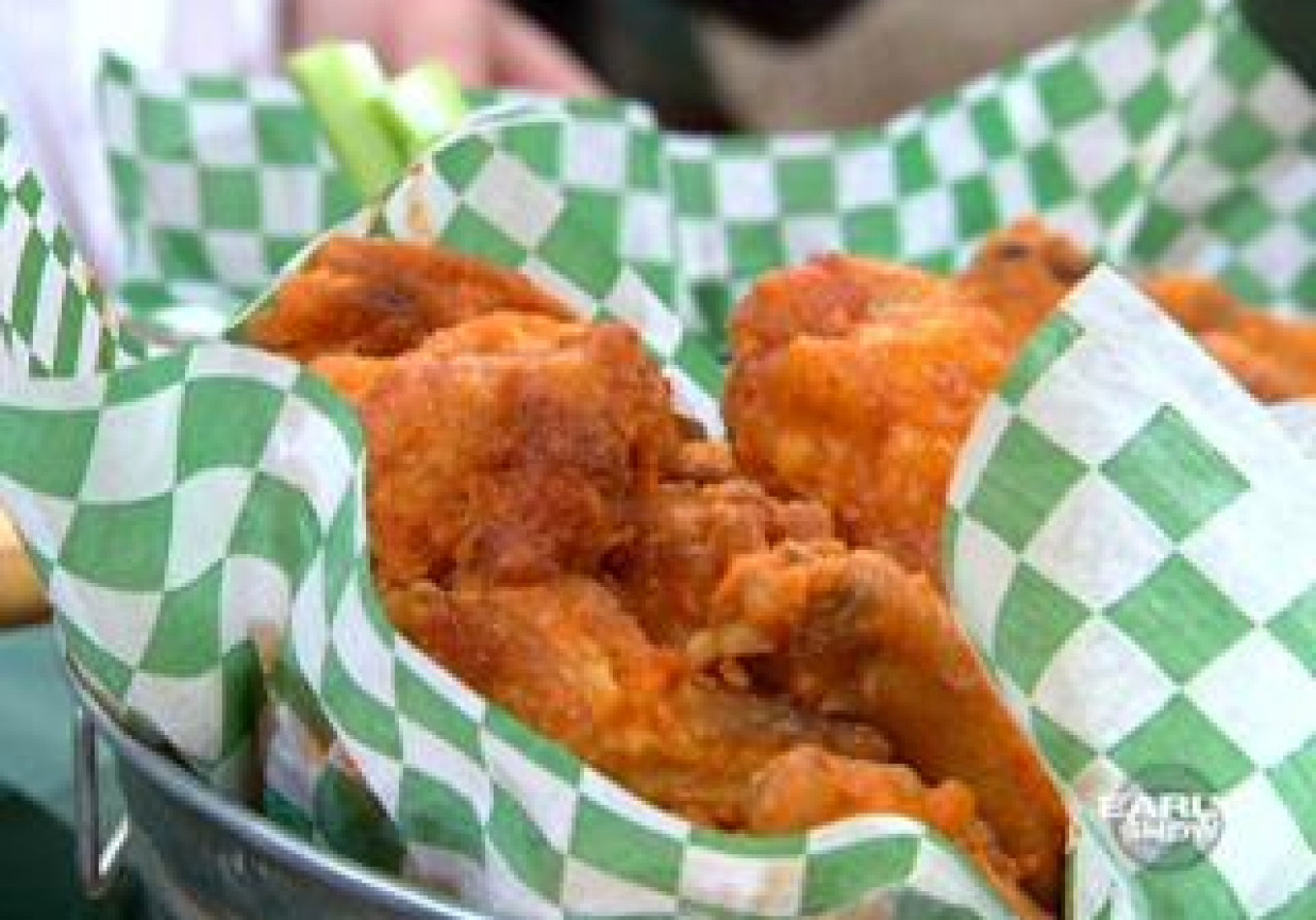 Skrzydełka w cieście foto