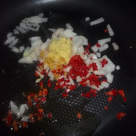 Krok 1 - Skrzydełka z imbirem i octem balsamicznym foto