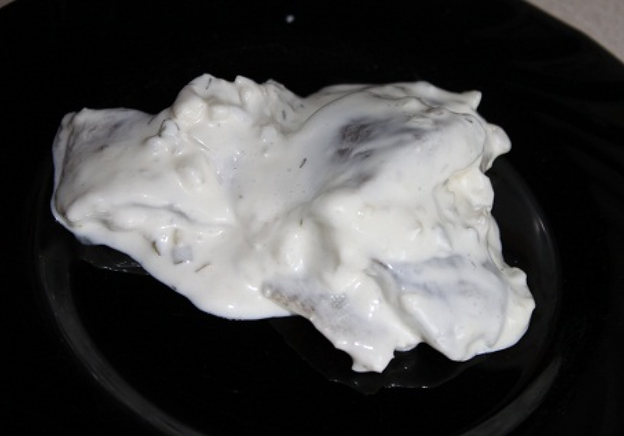 Śledż w sosie tzadziki foto