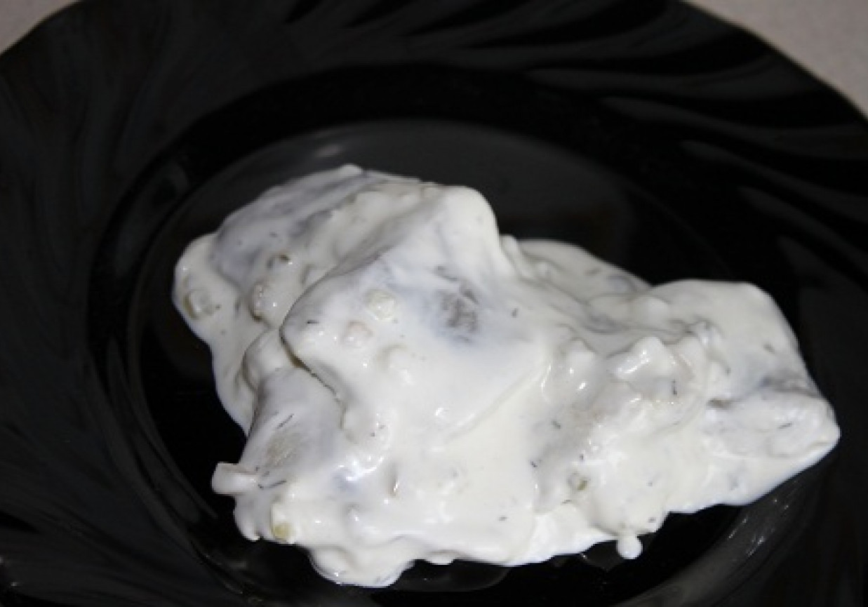 Śledż w sosie tzadziki foto