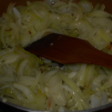 Krok 2 - Śledzie na pomidorowo foto
