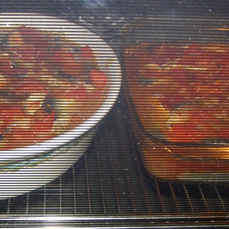 Krok 6 - śledzie w pomidorach z piekarnika... foto