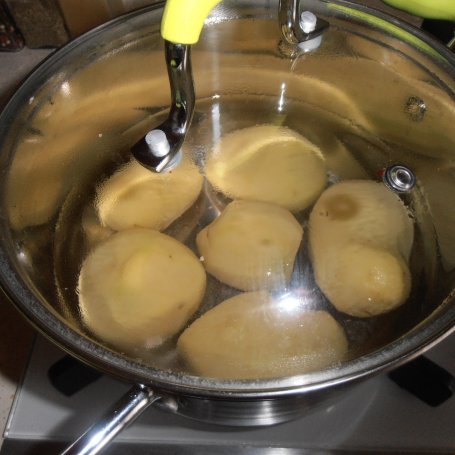 Krok 1 - Śledzik pod warzywną pierzyną z pieczonym burakiem foto