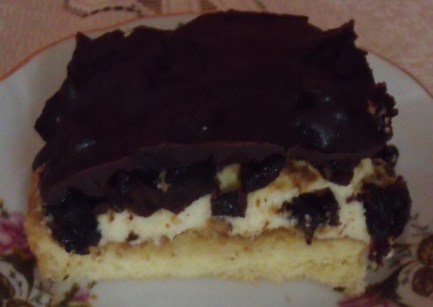 Fotografia przedstawiająca Śliwkowiec w czekoladzie.