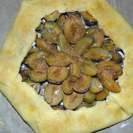 Krok 5 - Śliwkowo- cukierkowa tarta rustykalna foto