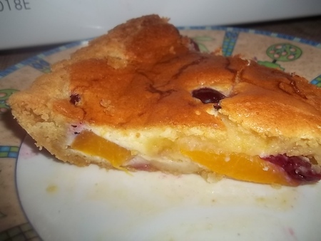 Słodka pokusa - tarta z brzoskwiniami i wiśniami