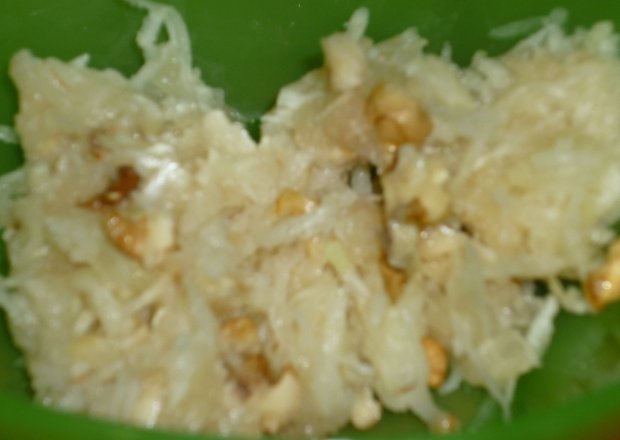 Fotografia przedstawiająca Słodka surówka z selera