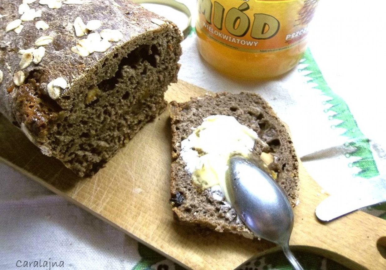 słodki chleb musli na zakwasie foto