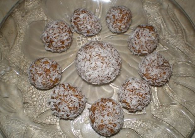 Fotografia przedstawiająca Słodkie cukiereczki z płatków kukurydzianych