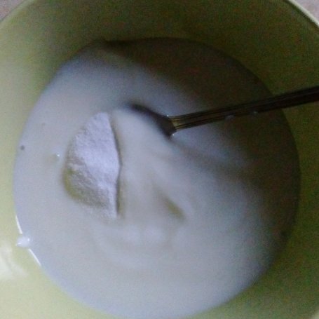 Krok 3 - Słoikowy dwukolorowy jogurtowiec z persymoną i chia foto