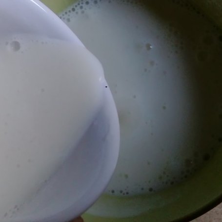 Krok 4 - Słoikowy dwukolorowy jogurtowiec z persymoną i chia foto