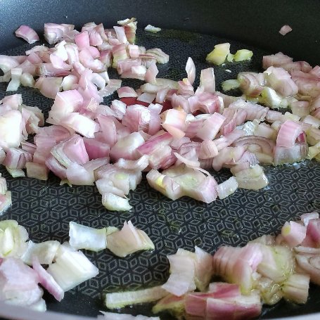 Krok 1 - Słoneczne spaghetti z duszonymi warzywami i parmezanem  foto
