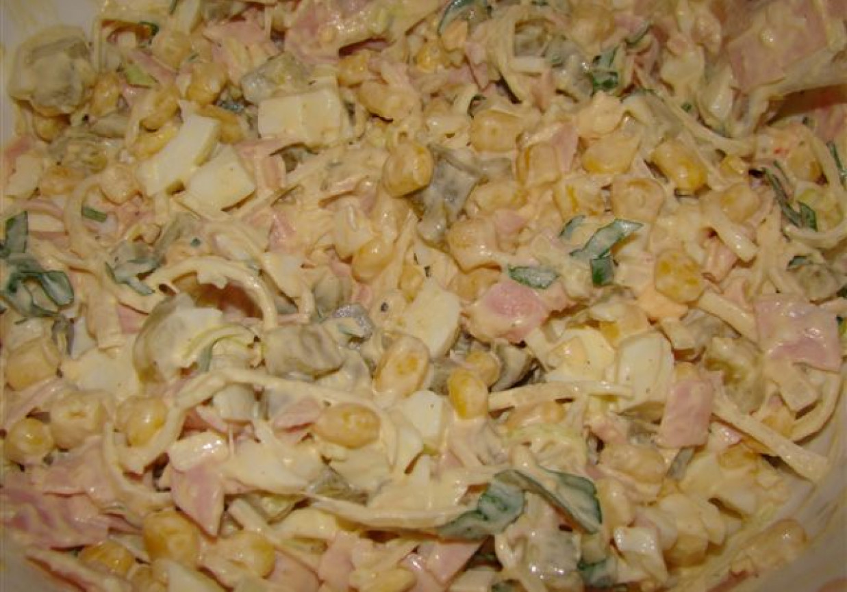 smaczna sałatka foto