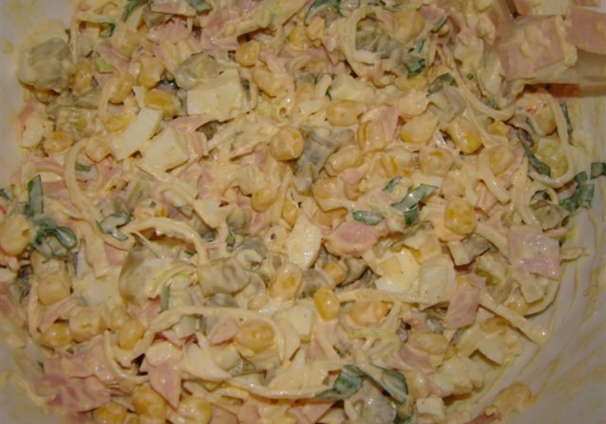 smaczna sałatka foto