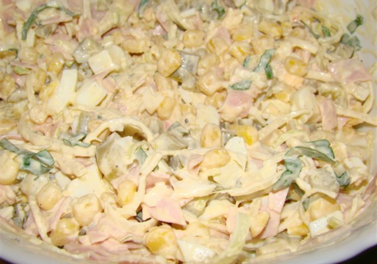 smaczna sałatka foto