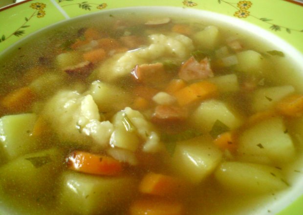 Fotografia przedstawiająca Smaczna swojska zupa