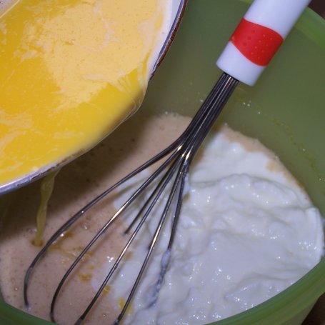 Krok 2 - Smaczne, jogurtowe, czyli muffinki owocowe foto