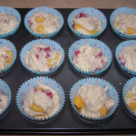 Krok 5 - Smaczne, jogurtowe, czyli muffinki owocowe foto