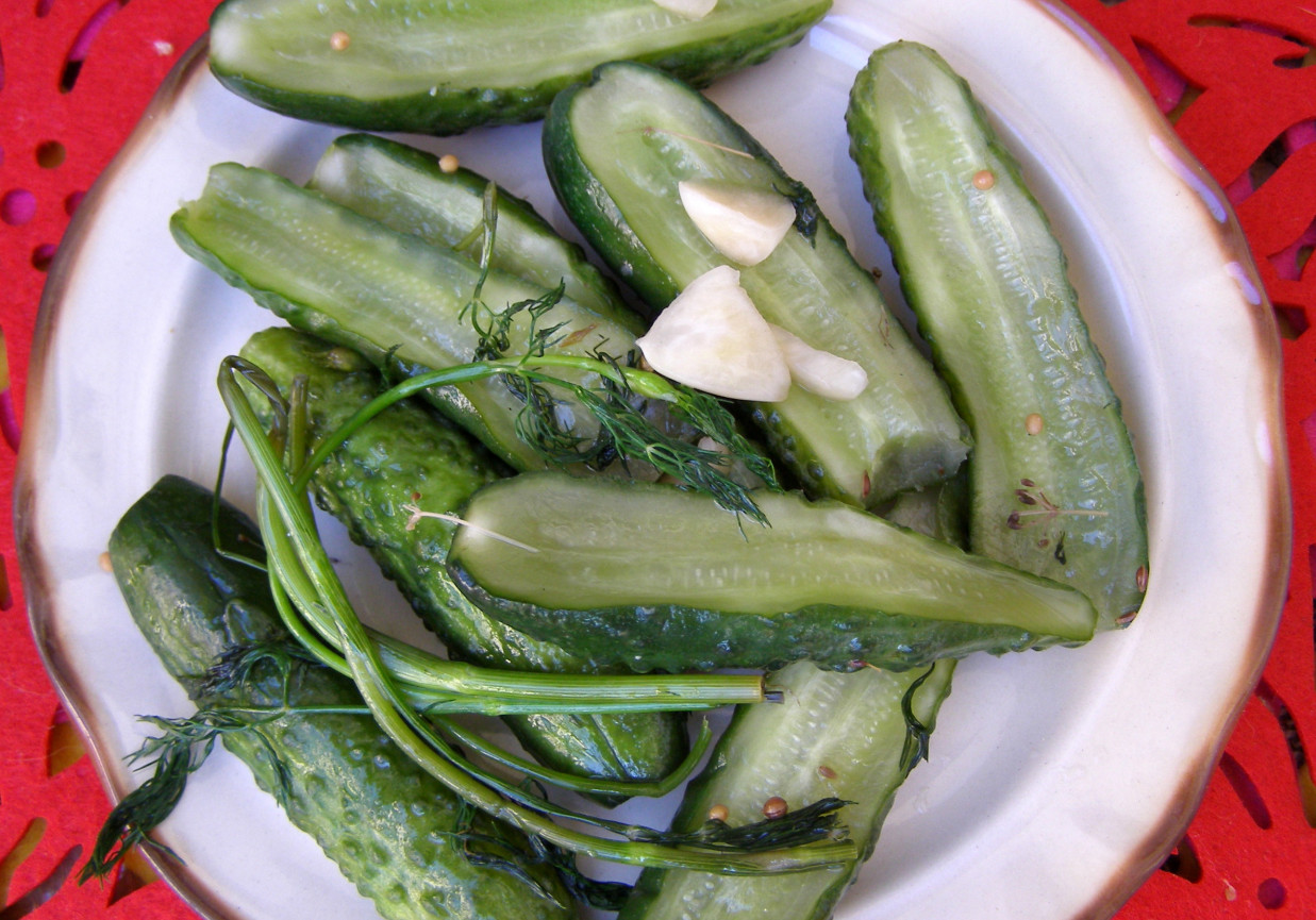 Smaczne ogórki małosolne "na sucho" kiszone foto