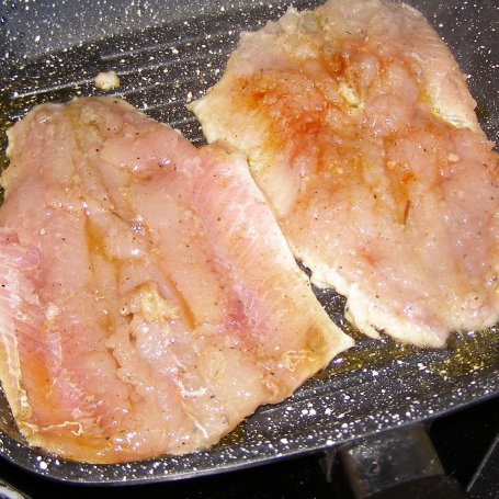 Krok 2 - smaczne ryby płotki grillowane... foto