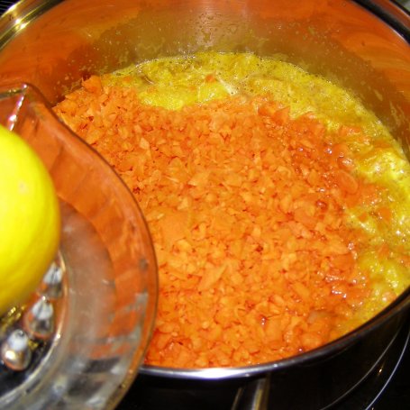 Krok 2 - smaczny dżem pomarańczowo-marchewkowy... foto