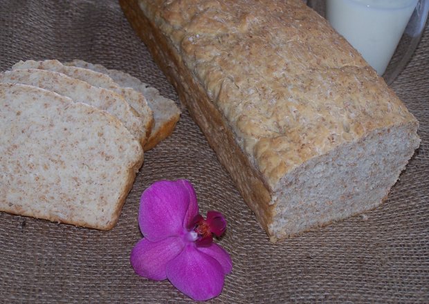 Fotografia przedstawiająca Smaczny otrębowy, czyli chlebek tostowy :)