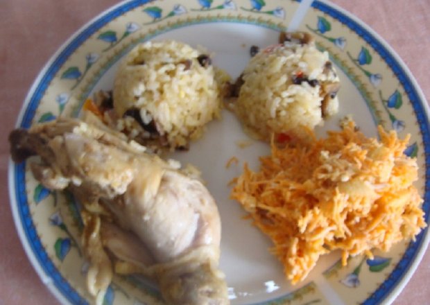 Fotografia przedstawiająca smaczny ryż do obiadu