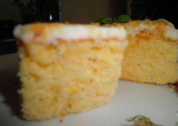 Fotografia przedstawiająca smak luksusu, ciasto mocno cytrynowe