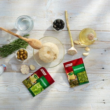 Krok 2 - Smaki Świata: Focaccia z oliwkami foto