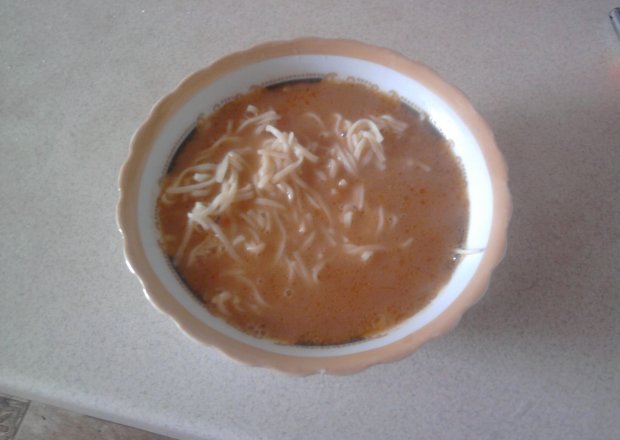 Fotografia przedstawiająca smakowita zupa pomidorowa