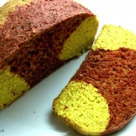 Krok 4 - smakowy kolorowy chlebek z burakiem i kurkumą foto