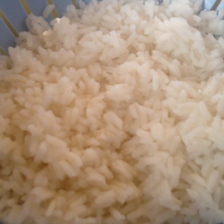 Krok 1 - sałatka ryżowa z łososiem foto