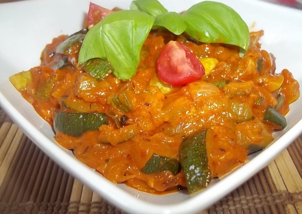 Fotografia przedstawiająca Smażona cukinia curry