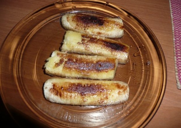 Fotografia przedstawiająca smażone banany z cynamonem