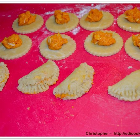 Krok 8 - Smażone ciasteczka z Gran Canaria - Truchas z nadzieniem z batatów. foto