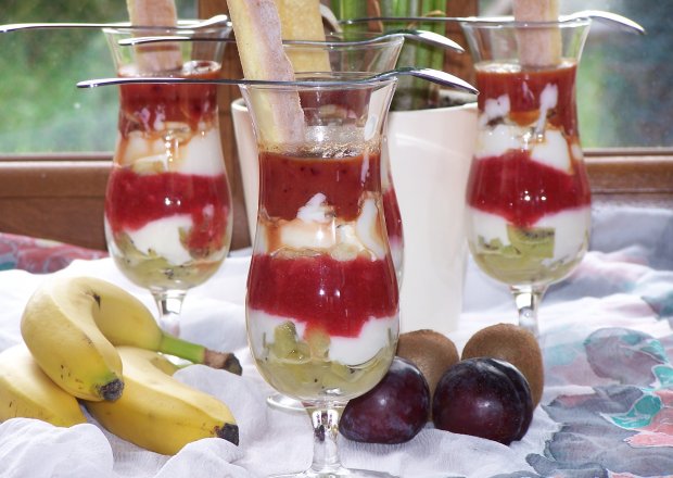 Fotografia przedstawiająca Smażone kiwi i inne owoce, czyli letni deser