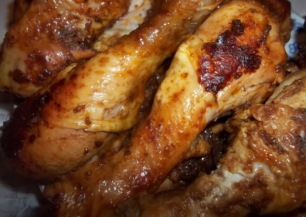 Fotografia przedstawiająca Smażone pałki z kurczaka