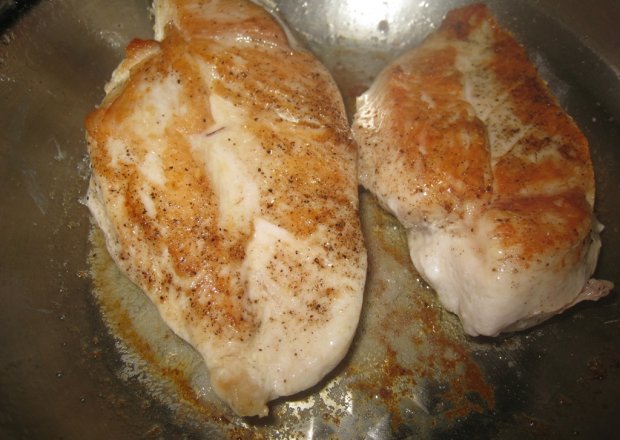 Fotografia przedstawiająca Smażone piersi z kurczaka