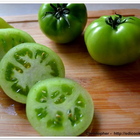 Krok 1 - Smażone zielone  pomidory z ziarnami. foto
