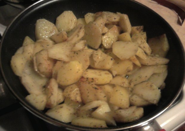 Fotografia przedstawiająca Smażone ziemniaki z octem