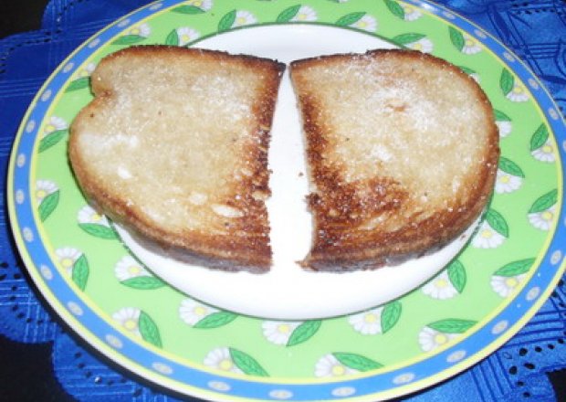 Fotografia przedstawiająca Smażony chleb z cukrem
