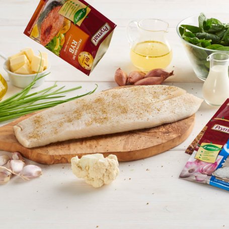 Krok 2 - Smażony filet z halibuta na maślanym szpinaku z kalafiorem foto