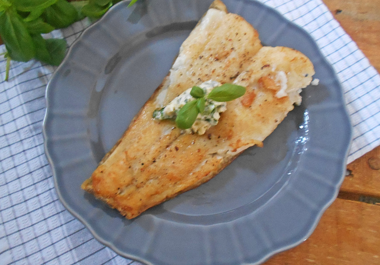 Smażony halibut z bazyliowym masłem DoradcaSmaku.pl