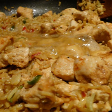 Krok 7 - Smażony ryż z kurczakiem (Hao Pad Gai) foto