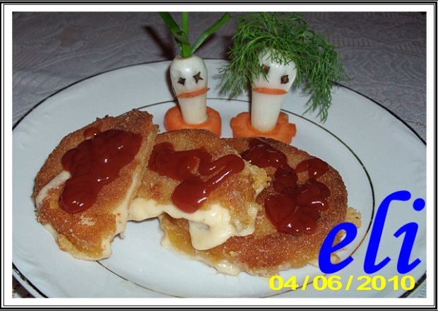 Fotografia przedstawiająca Smażony ser salami Eli