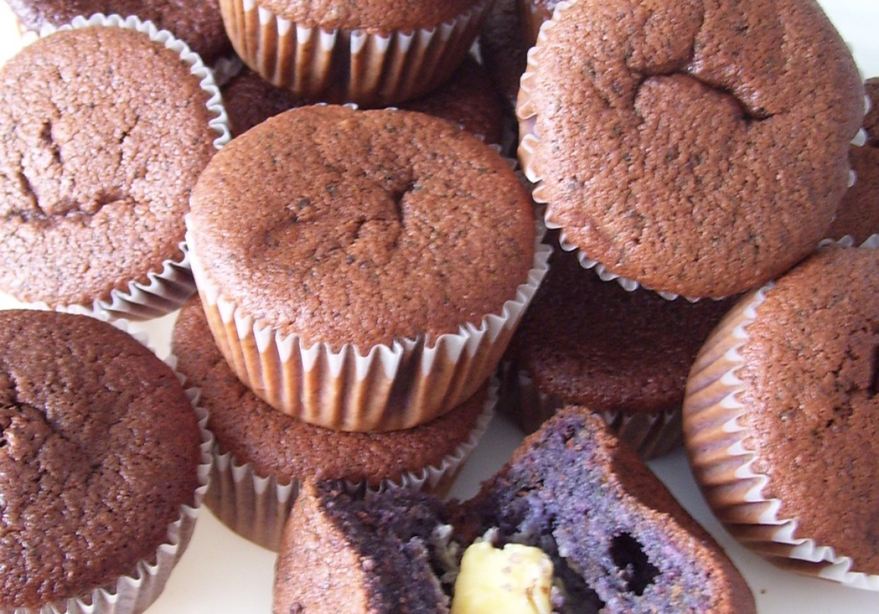 Smerfne muffinki z białą czekoladą foto